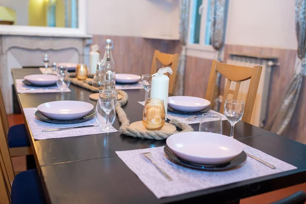 Anna-Maria : Grand Appartement 10 Personnes+Parking Prive -Actif+ Location- Marseille Luaran gambar